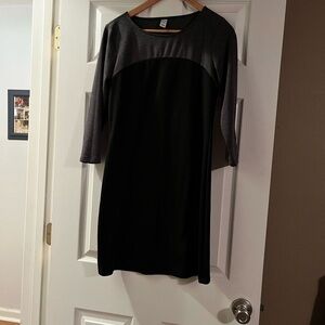 Old Navy Black and Gray Long Sleeve Dress